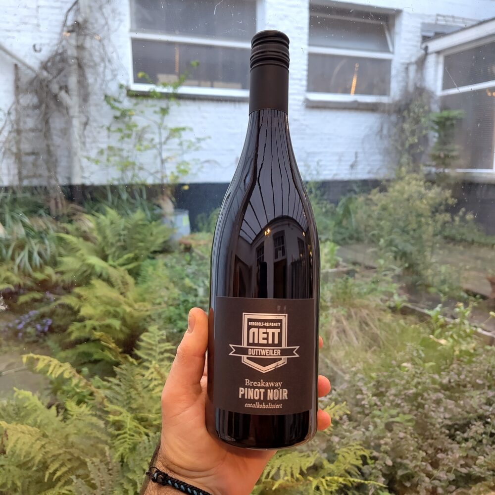 NETT Breakaway pinot noir front