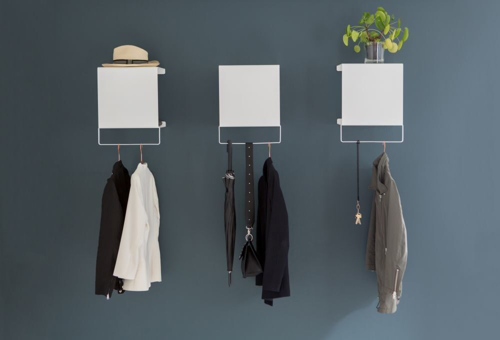 Showcase0 shelf anne linde clippings 8989181